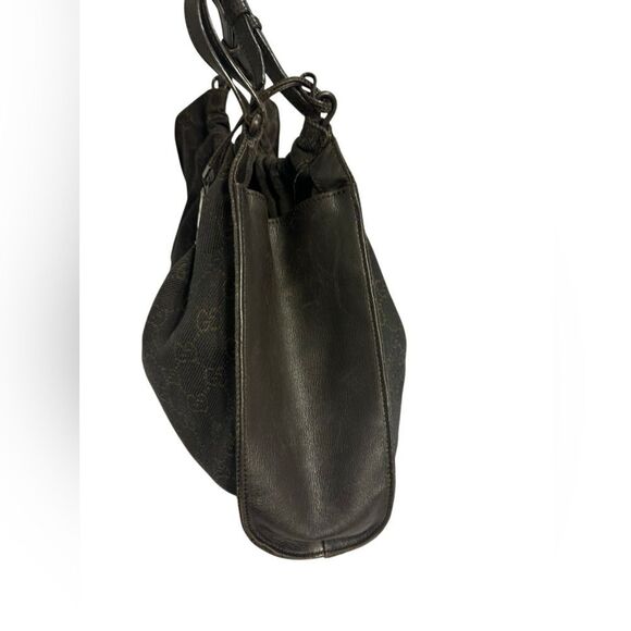 Gucci Black Hobo Bag with Signature Pattern - Picture 12 of 16